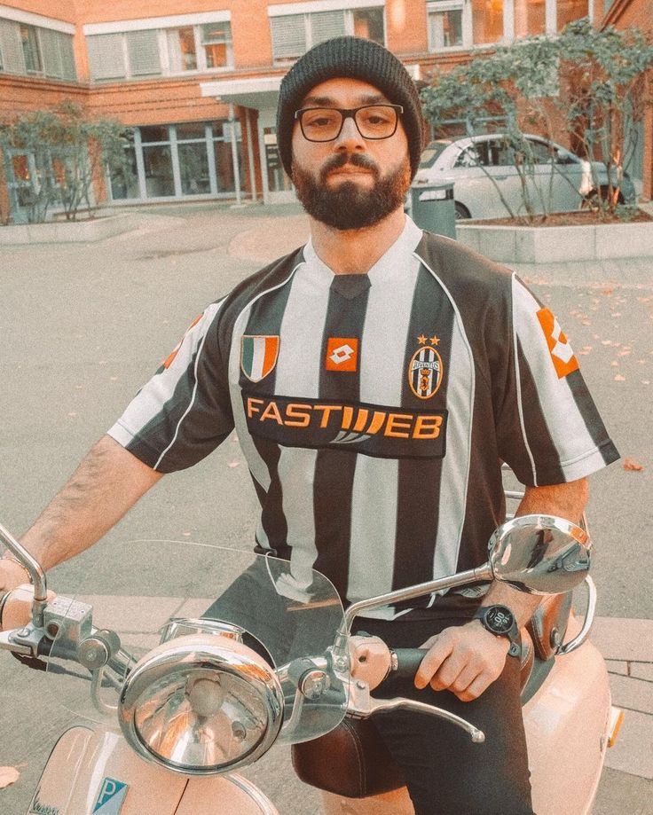 Juventus retro shirt del piero 2025