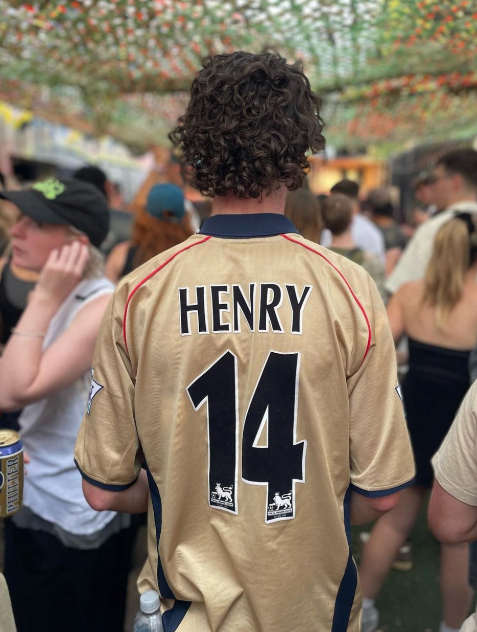Arsenal Sega Gold Away Jersey | 2001-2002 Retro Football Shirt – Celebrate Arsenal's Double-Winning Season