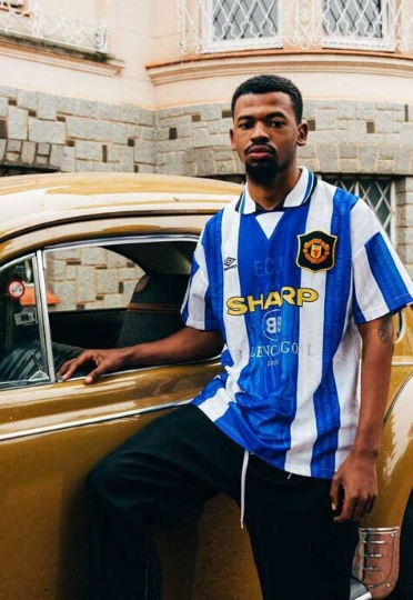 Rare 94-95 man UTD white blue third kit1