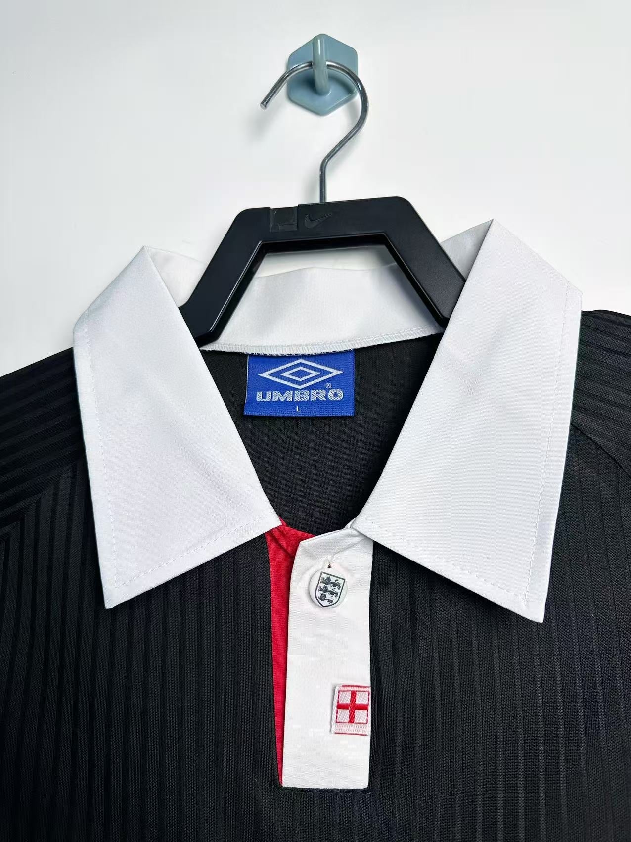 England 1998 Black Retro Football Shirt – 90s Three Lions World Cup Era Jersey