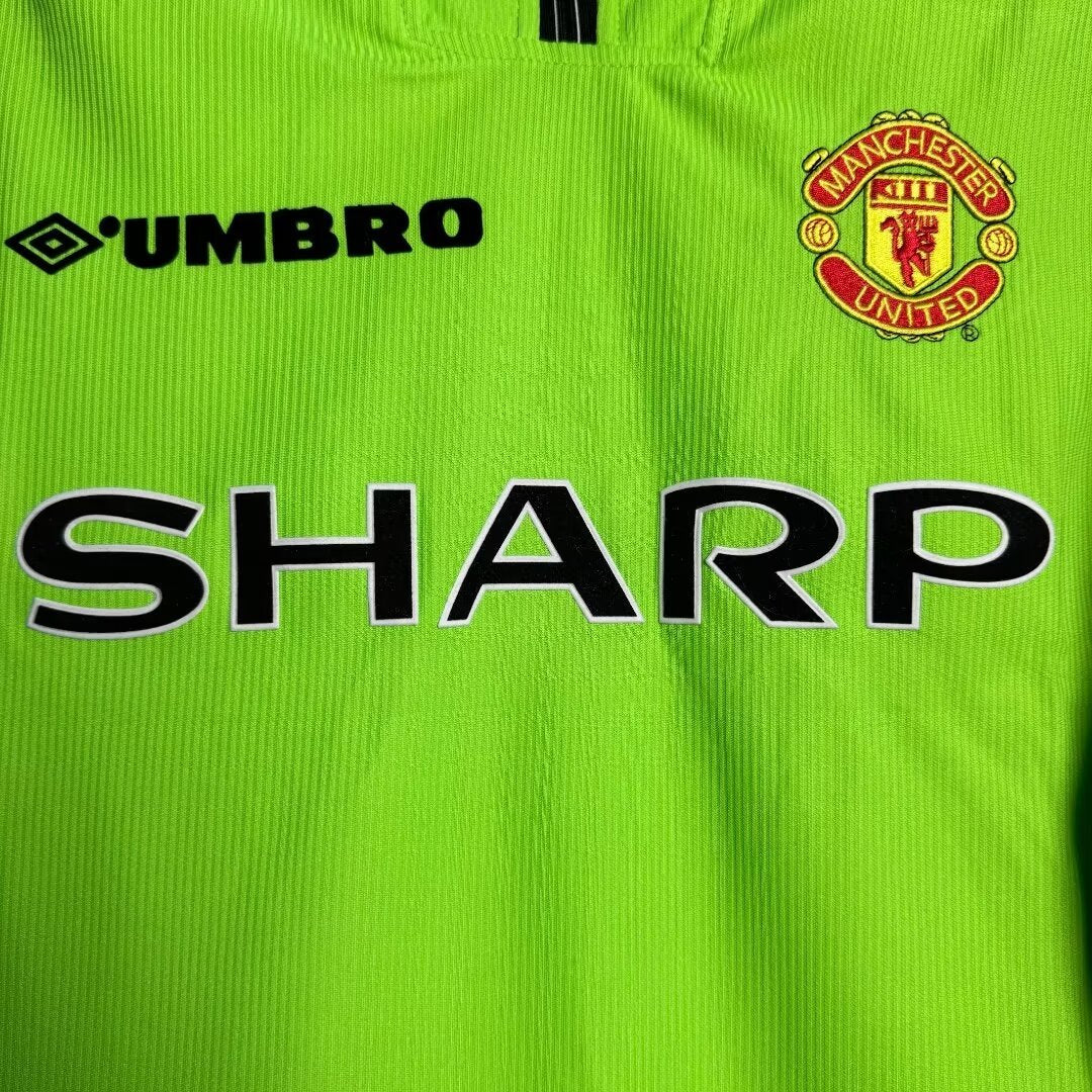 Retro Manchester United 1998-99 Goalkeeper Shirt – Green Retro Football Jersey | United Fan Gift