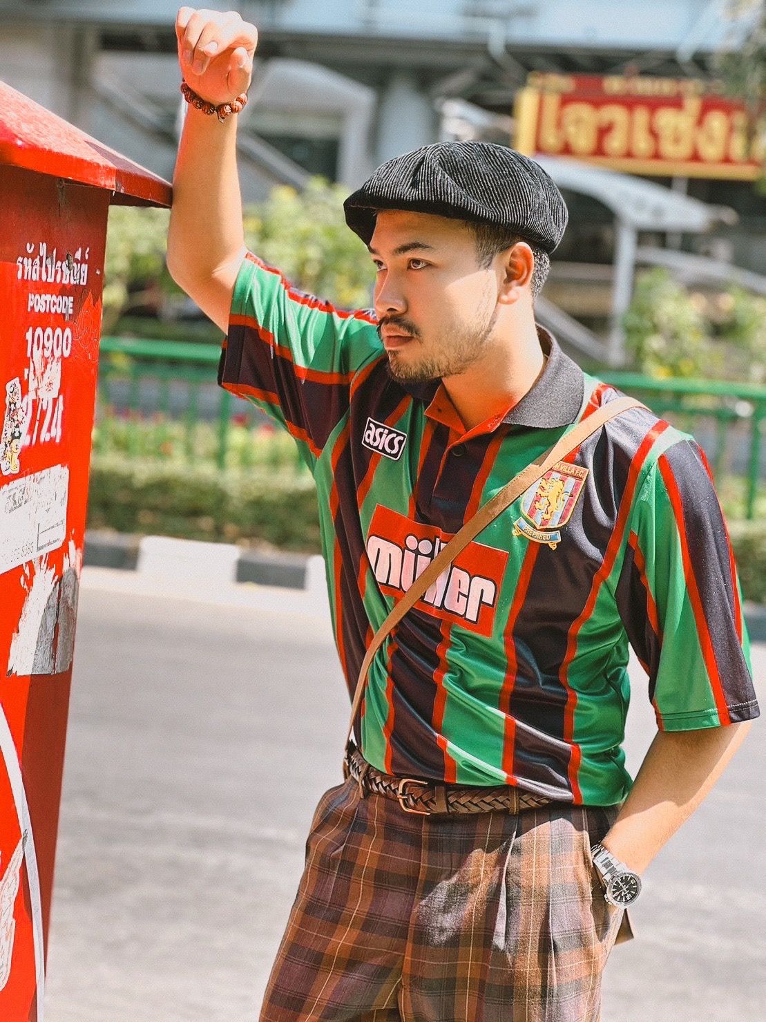 Aston Villa 1993-95 Müller Away Retro Kit | Classic Green & Black Striped Jersey