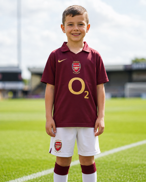 Kids Arsenal 2005/06 Highbury retro football kit in burgundy with white shorts