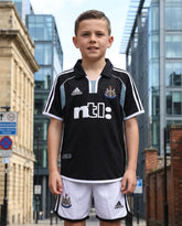 Kids vintage Newcastle United Football Kit 01-02  |Classic Toon Youth Soccer Set | Vintage Newcastle Shirt and Shorts
