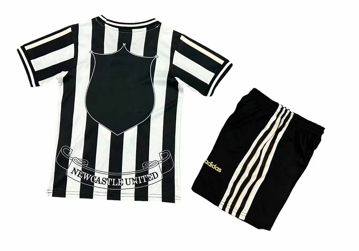 Newcastle United 1997-99 Kids Retro Kit – Classic Toon Army Brown Ale Shirt & Shorts