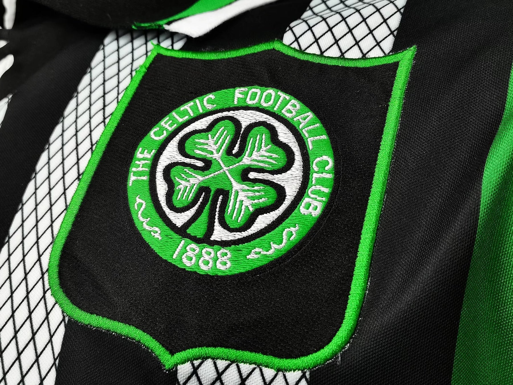 Mens Celtic 1994-95 Away Retro Football Shirt – Classic Black & Green 90s football Jersey