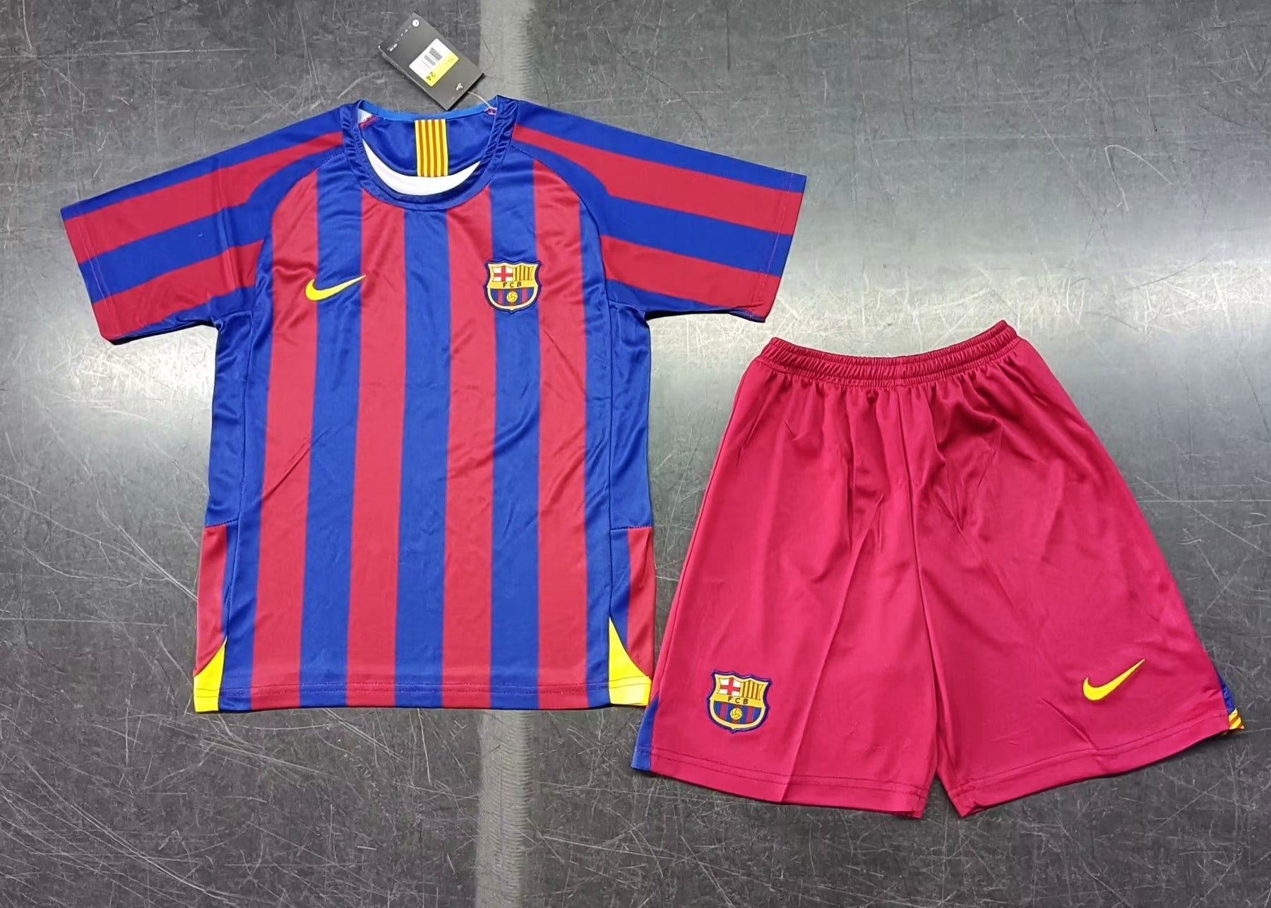 Shorts Barcelona Jerseys For Kids Barcelona 2005-06 Kids Home Kit