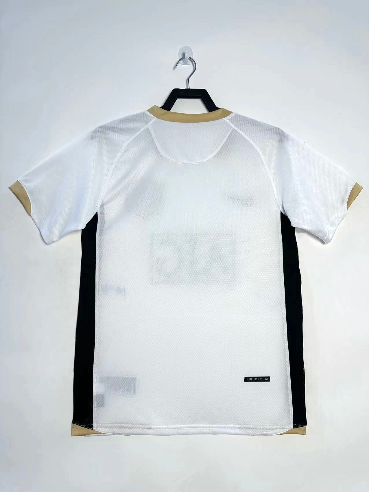 Manchester United 2006-07 Away Shirt – White & Gold Retro Football Jersey | United Fan Gift