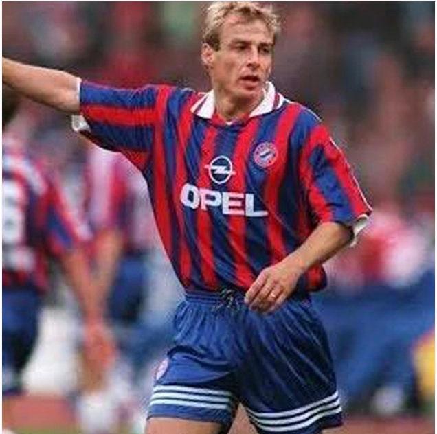 Bayern Munich 1995 96 vintage style football jersey detail
